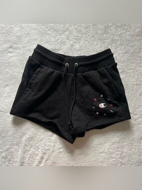 Champion Reverse Weave Shorts – Size Small